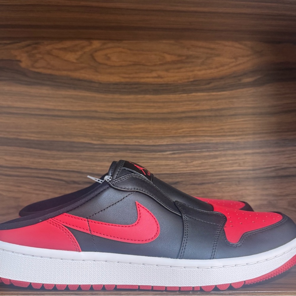 Nike GOLF -Slip-On Jordan 1 Bred Mule